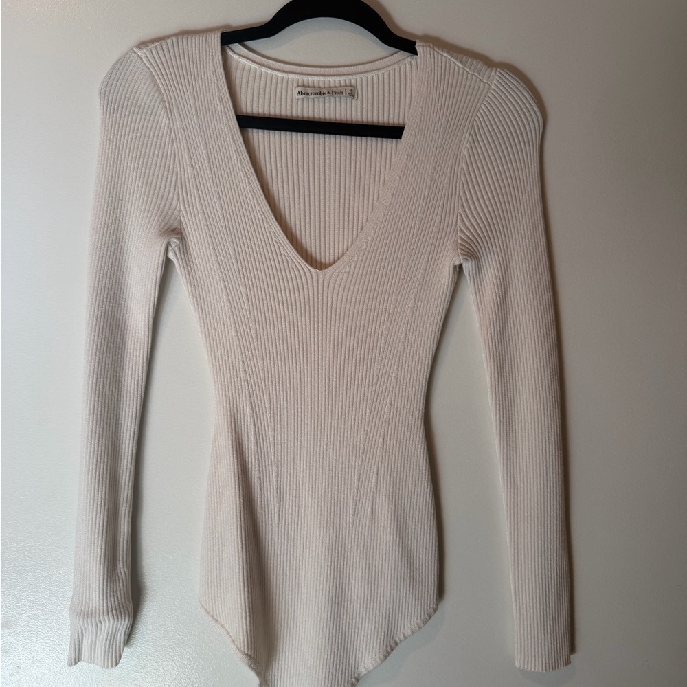 Abercrombie & Fitch Cream V-Neck Sweater
